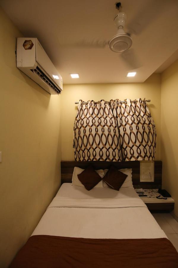 Super Collection O Airport Metro Andheri East Mumbai Exterior photo