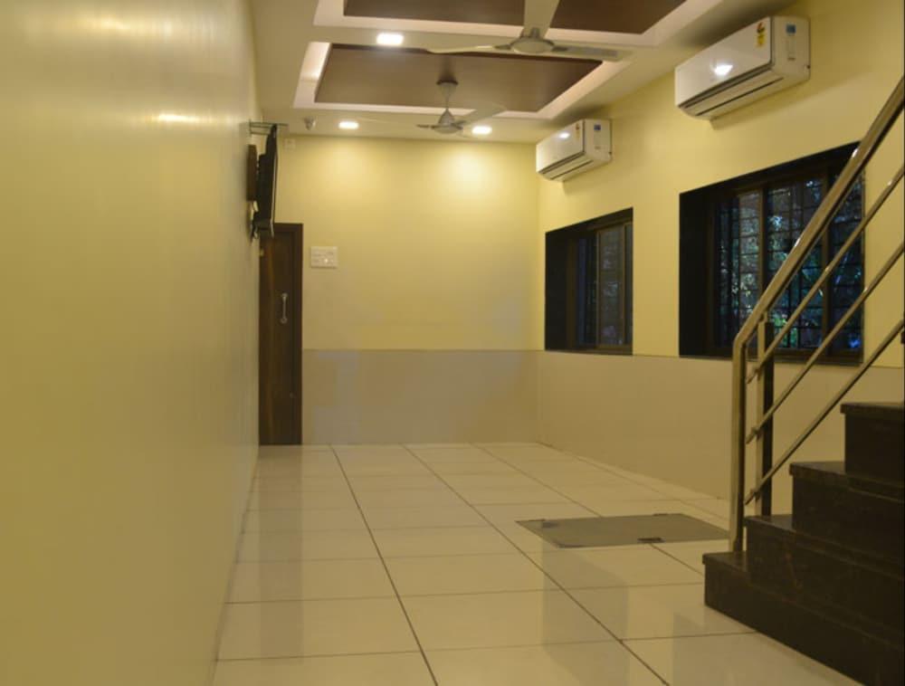 Super Collection O Airport Metro Andheri East Mumbai Exterior photo