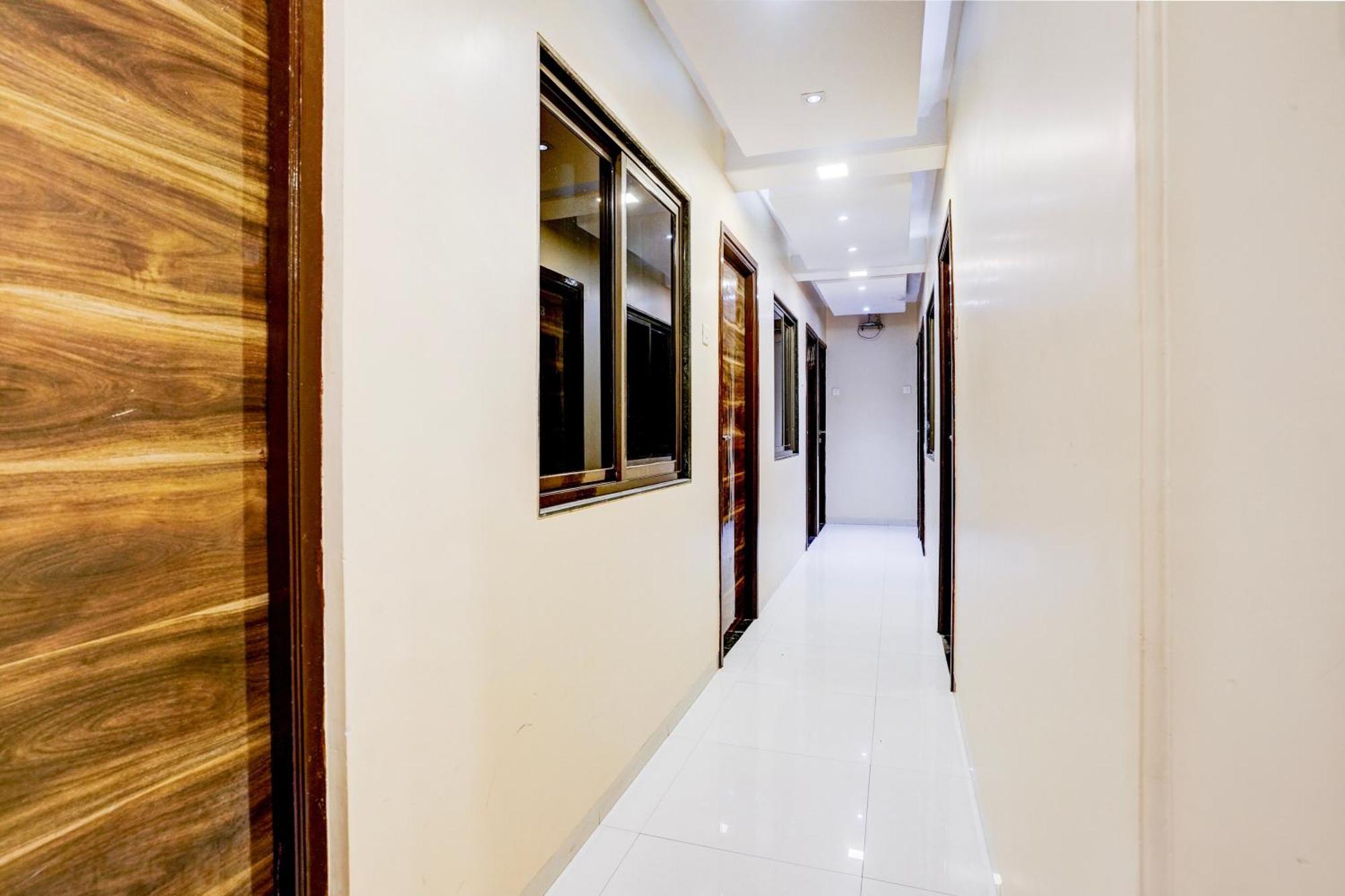 Super Collection O Airport Metro Andheri East Mumbai Exterior photo